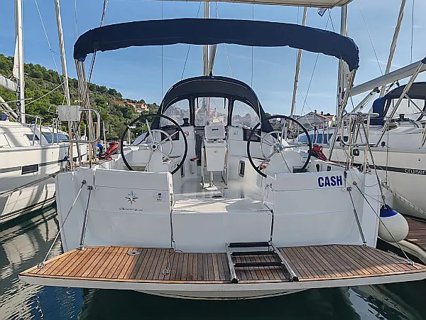 Sun Odyssey 389