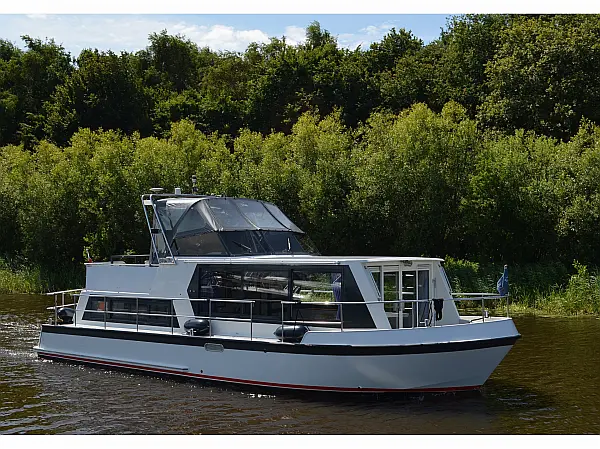 Safari Houseboat 1050